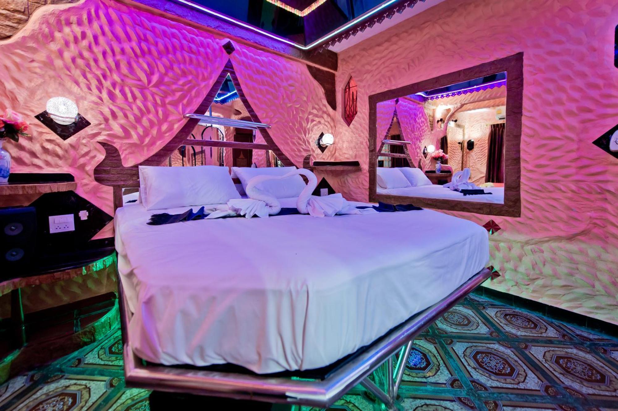 Penthouse Pattaya Hotell Eksteriør bilde
