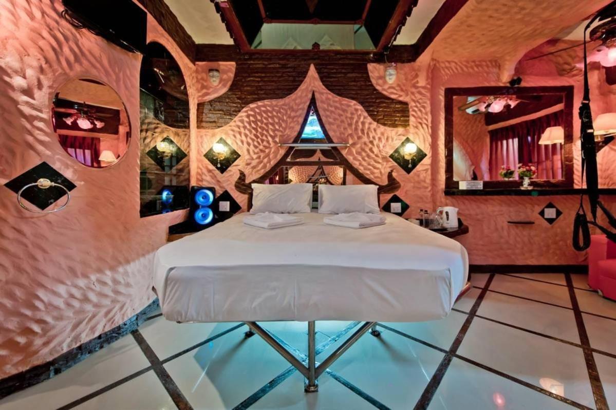 Penthouse Pattaya Hotell Eksteriør bilde