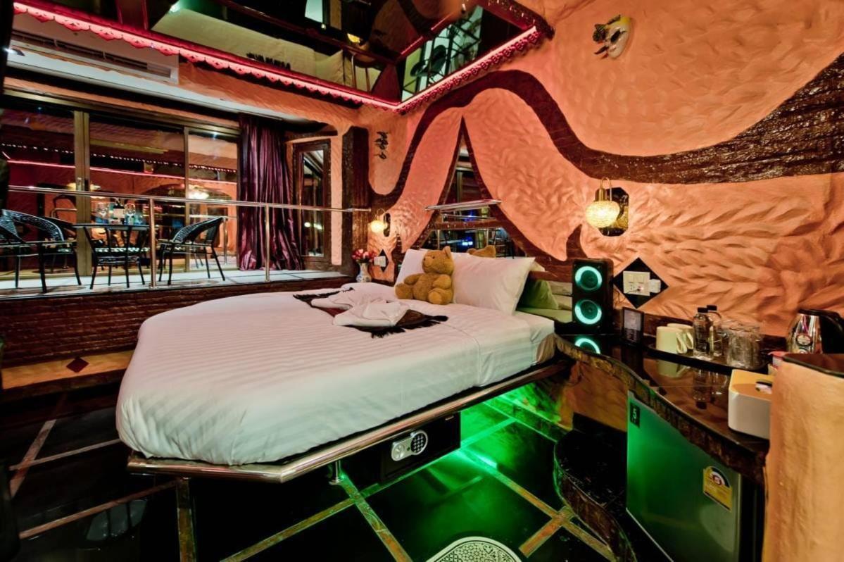 Penthouse Pattaya Hotell Eksteriør bilde