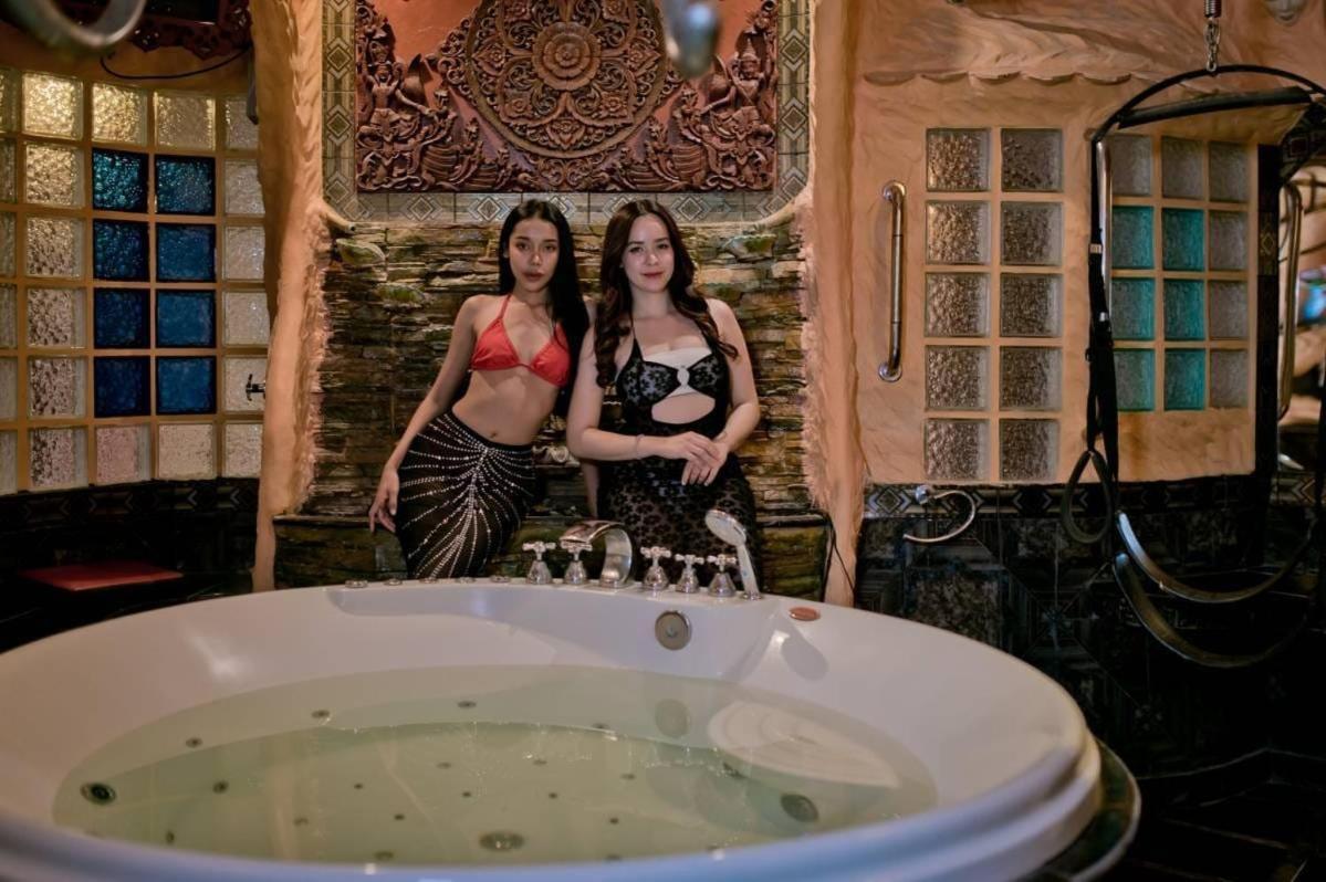 Penthouse Pattaya Hotell Eksteriør bilde
